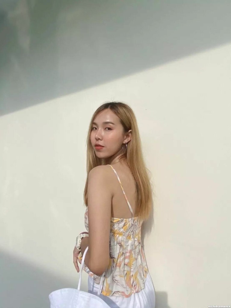 Leila Profile image 2